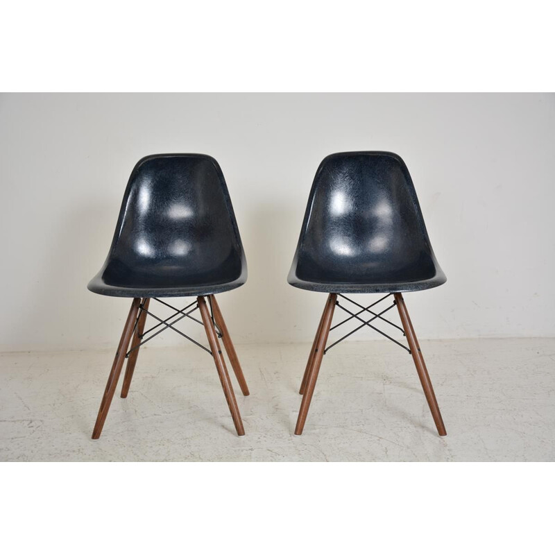 Vintage DSW night blue vintage chair by Charles and Ray Eames 