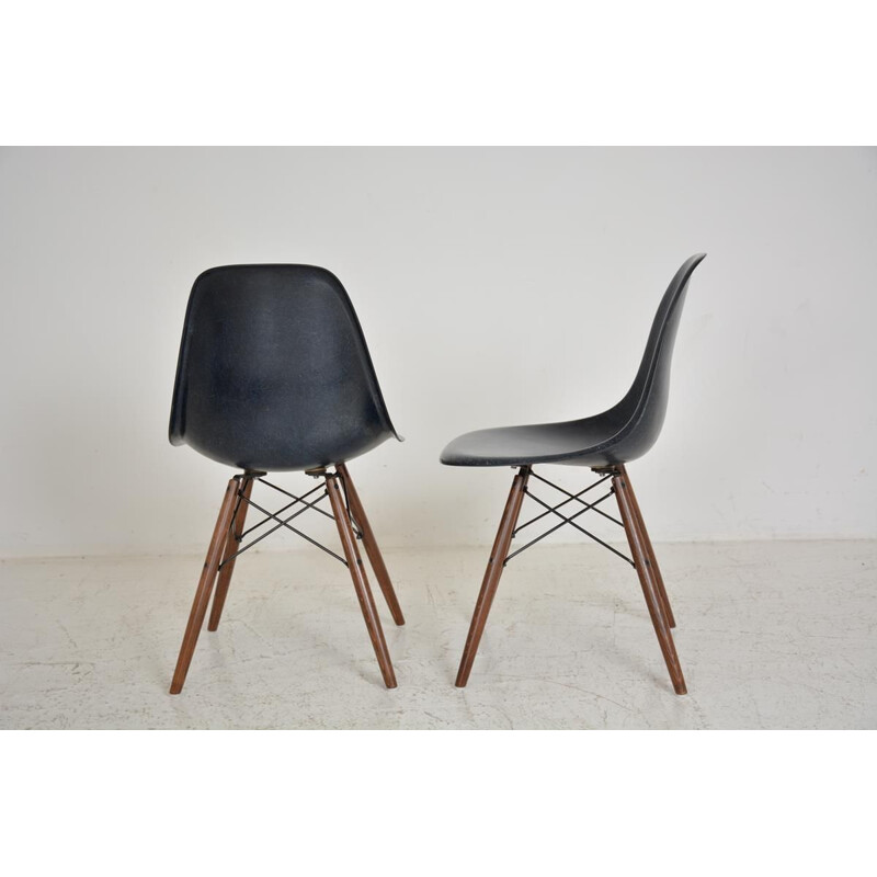 Vintage DSW night blue vintage chair by Charles and Ray Eames 