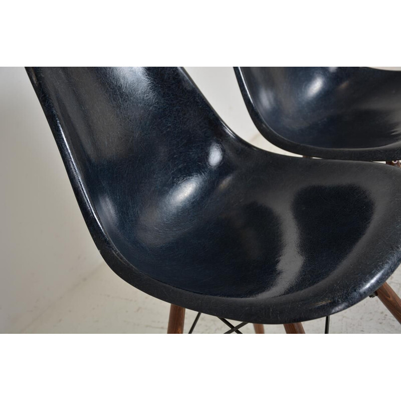 Vintage DSW night blue vintage chair by Charles and Ray Eames 