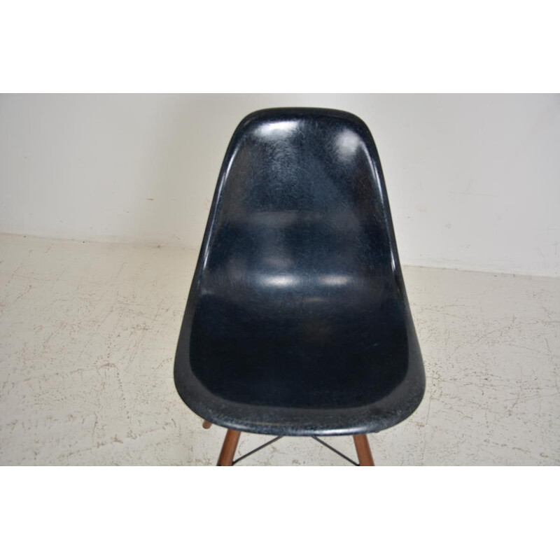 Vintage DSW night blue vintage chair by Charles and Ray Eames 
