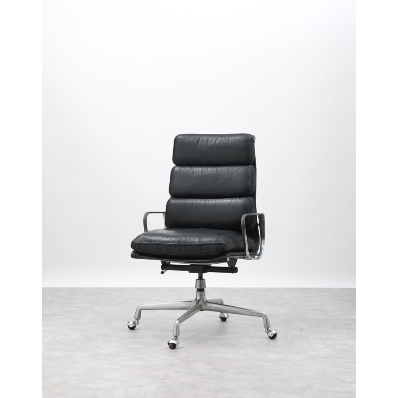 EA 219 vintage swivel and tilt armchair by Ray and Charles Eames for Herman Miller