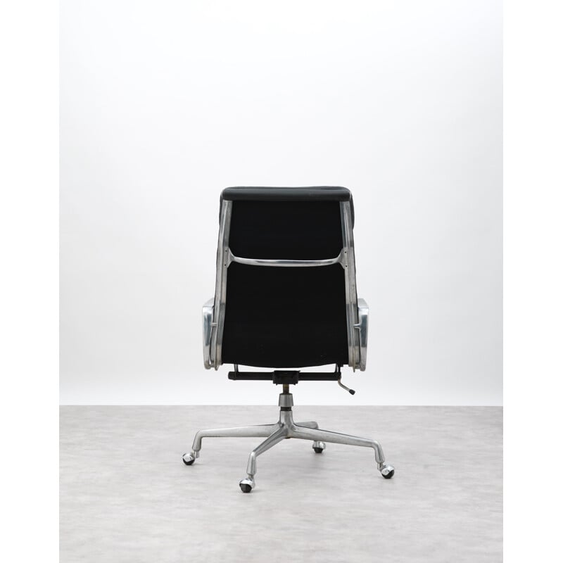 EA 219 vintage swivel and tilt armchair by Ray and Charles Eames for Herman Miller