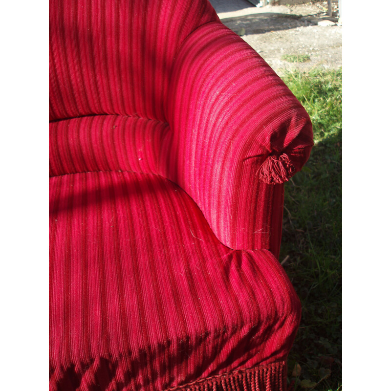 Vintage 2-seater red velvet sofa