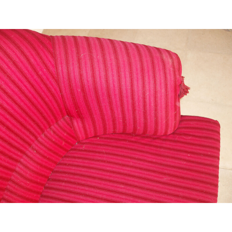 Vintage 2-seater red velvet sofa