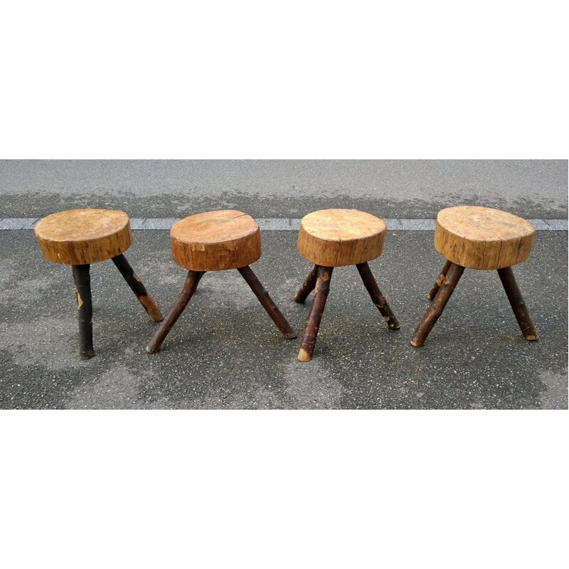 Ensemble de 4 tabourets tripodes brutalistes, 1950