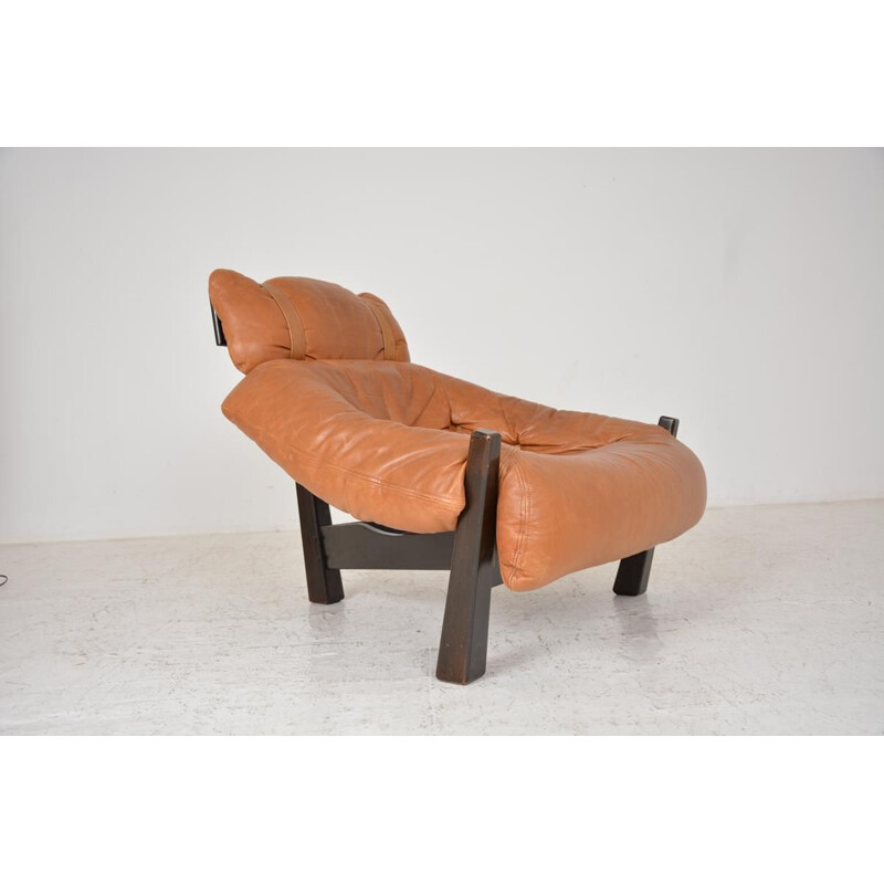 Fauteuil  DE GERARD VAN DEN BERG POUR MONTIS  Datant des années 70.