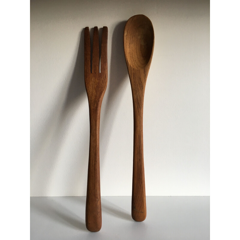 Vintage cutlery in oiled wood