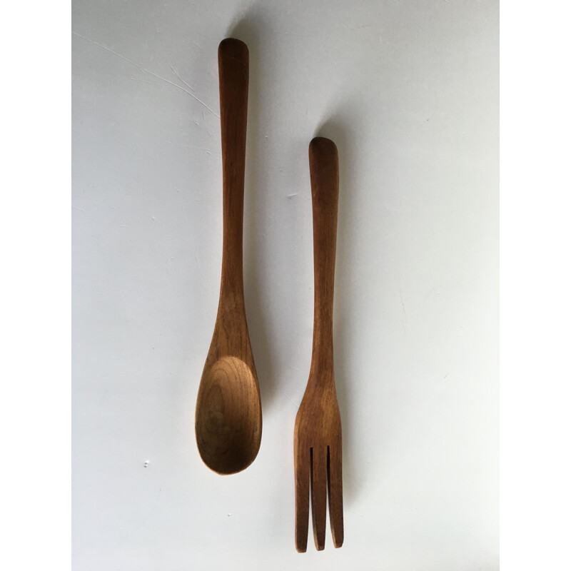 Vintage cutlery in oiled wood