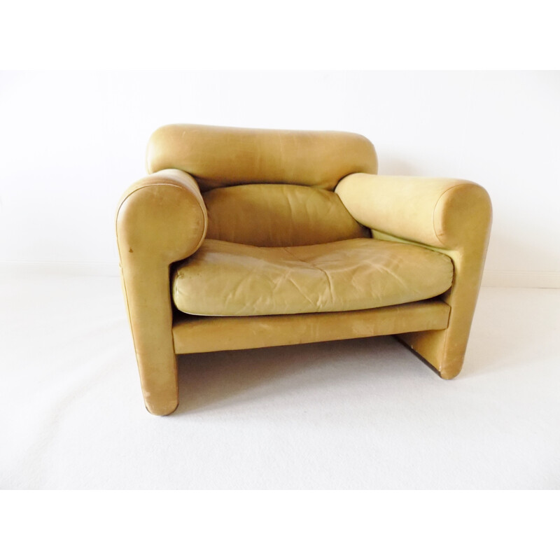 Vintage mustard colored leather armchair by Poltrona Frau