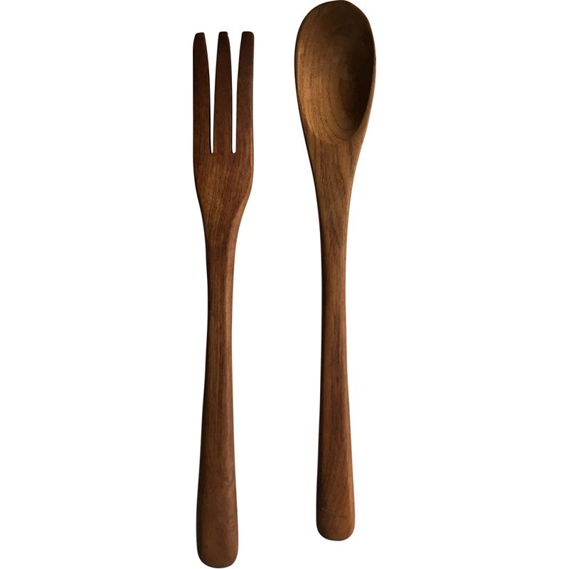 Vintage cutlery in oiled wood