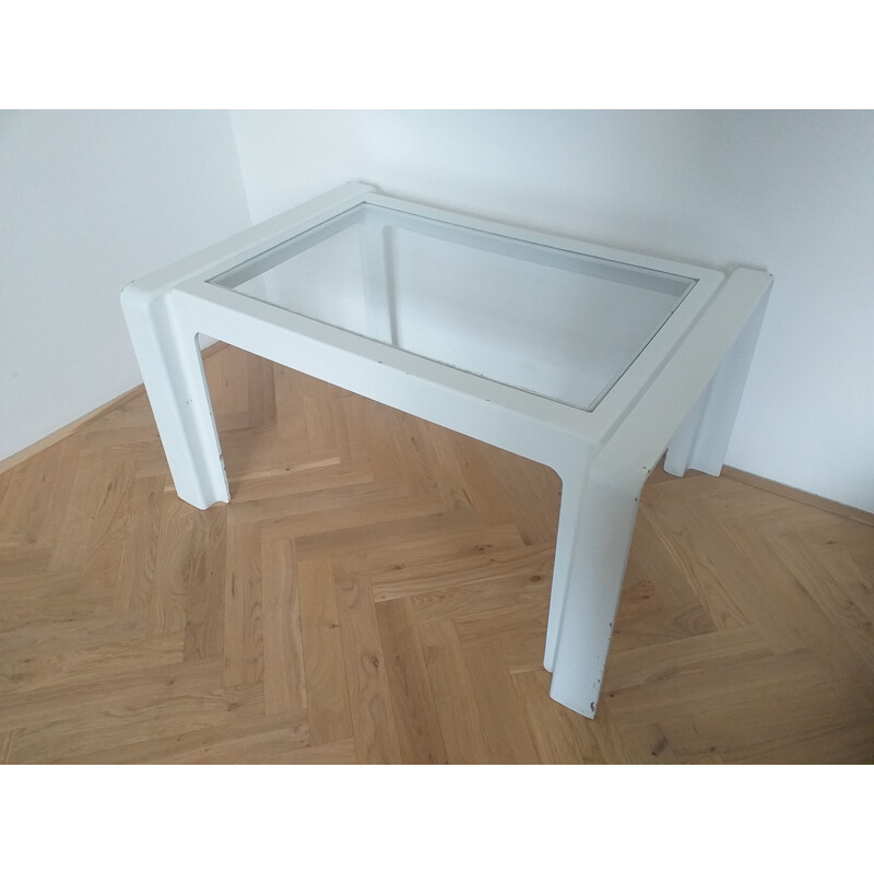 Vintage white polyurethane coffee table, Italy 1970