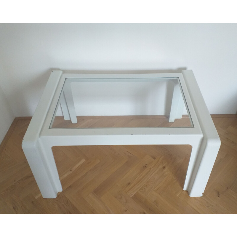 Vintage white polyurethane coffee table, Italy 1970