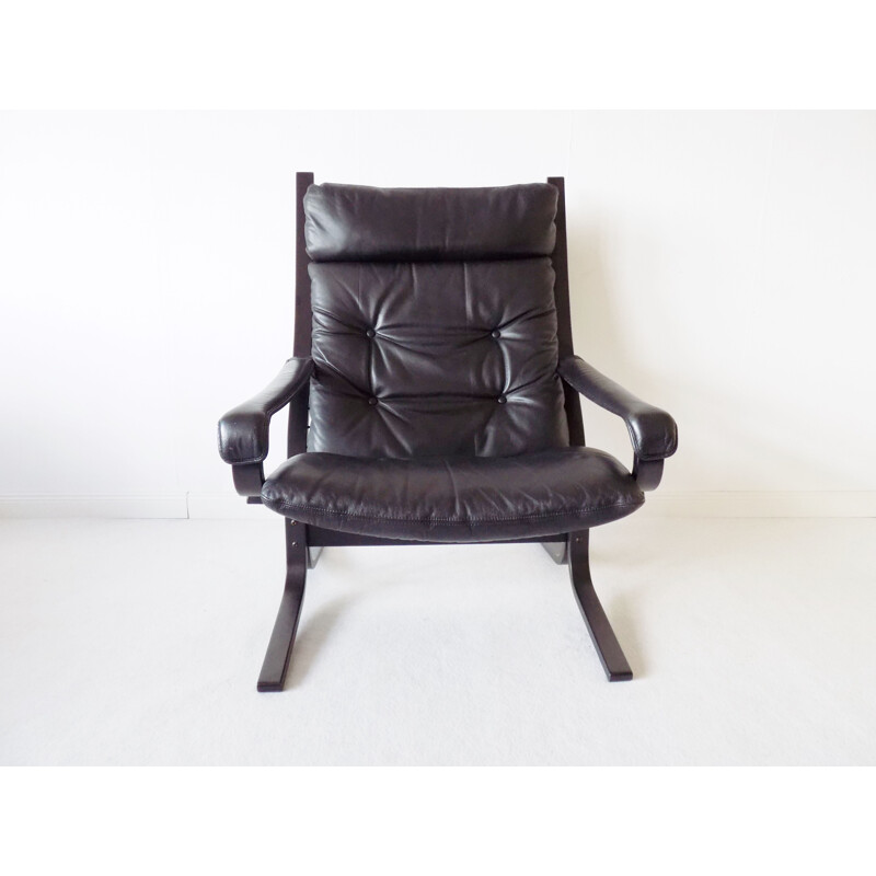 Vintage Westnofa Siesta set of 2 black leather armchairs by Ingmar Relling