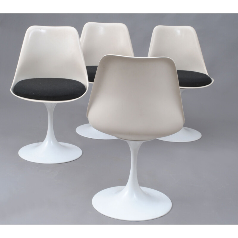 Lot de 4 chaises Tulip vintage conçues par Eero Saarinen