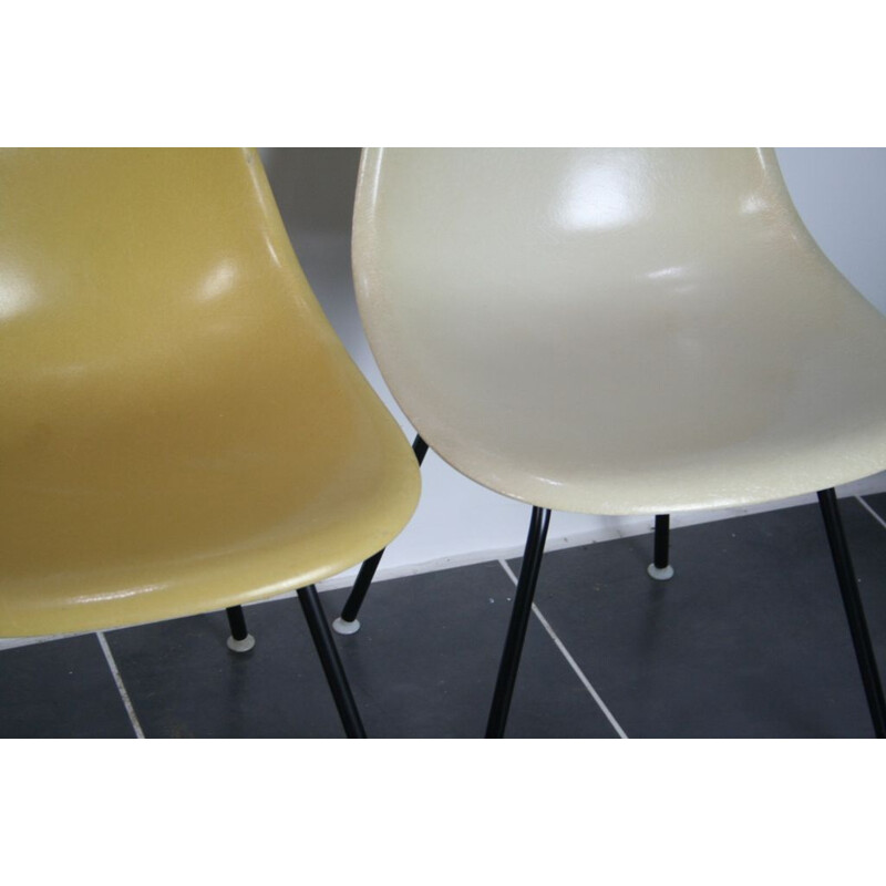 Series of 4 vintage DSX fiberglass chairs by Charles & Ray Eames for Herman Miller