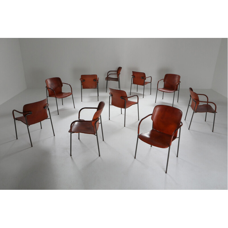 Suite de 10 fauteuils vintage modèle "Lalanda" en cuir cognac foncé de Gianfranco Frattini 