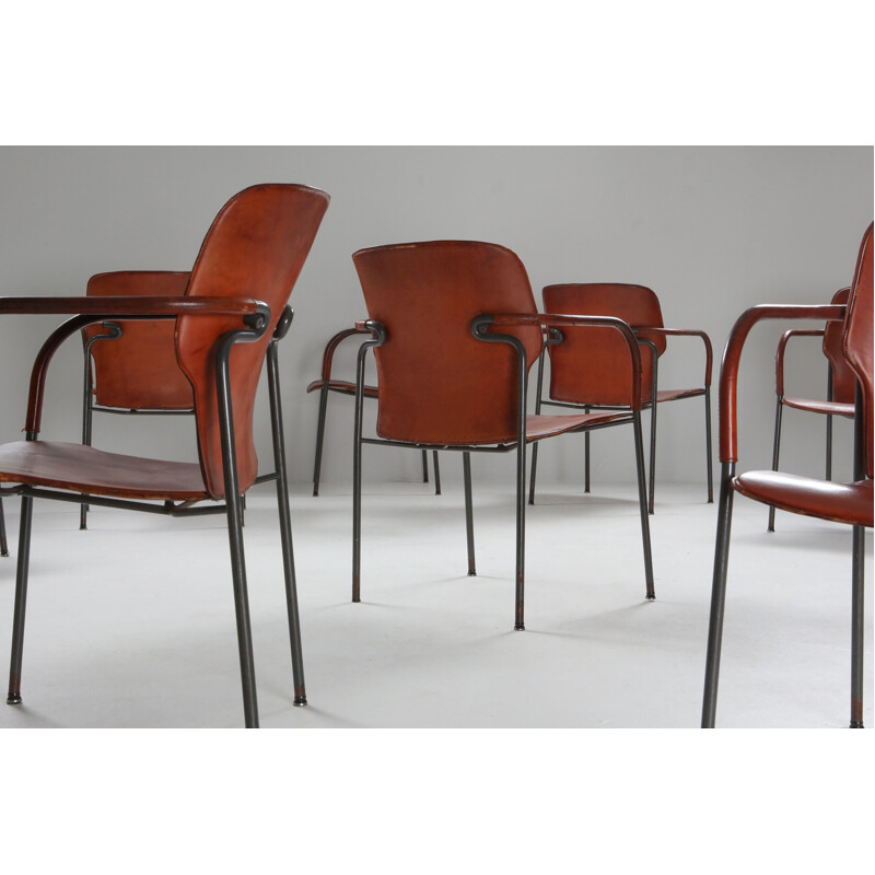Suite de 10 fauteuils vintage modèle "Lalanda" en cuir cognac foncé de Gianfranco Frattini 