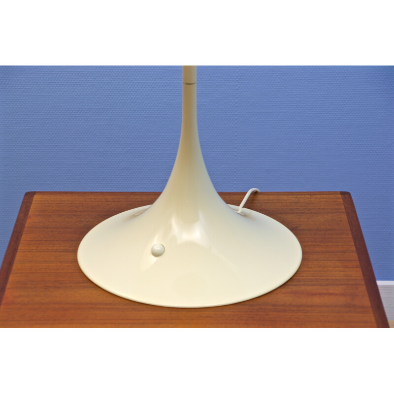 Vintage early edition table lamp "Panthella" in white by Louis Poulsen for Verner Panton, 1970