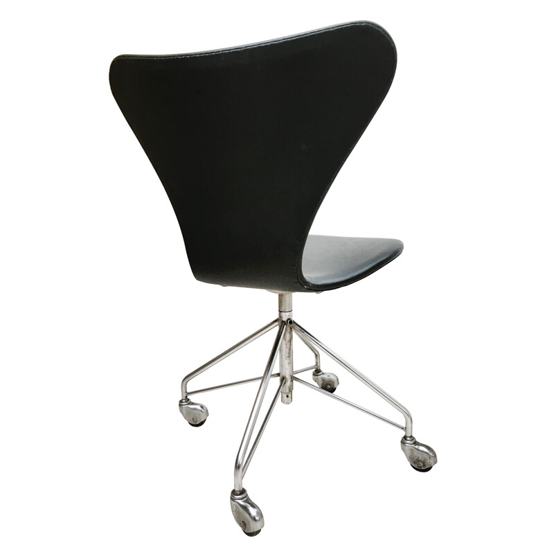 Vintage chair 3117 Arne Jacobsen Fritz Hansen 