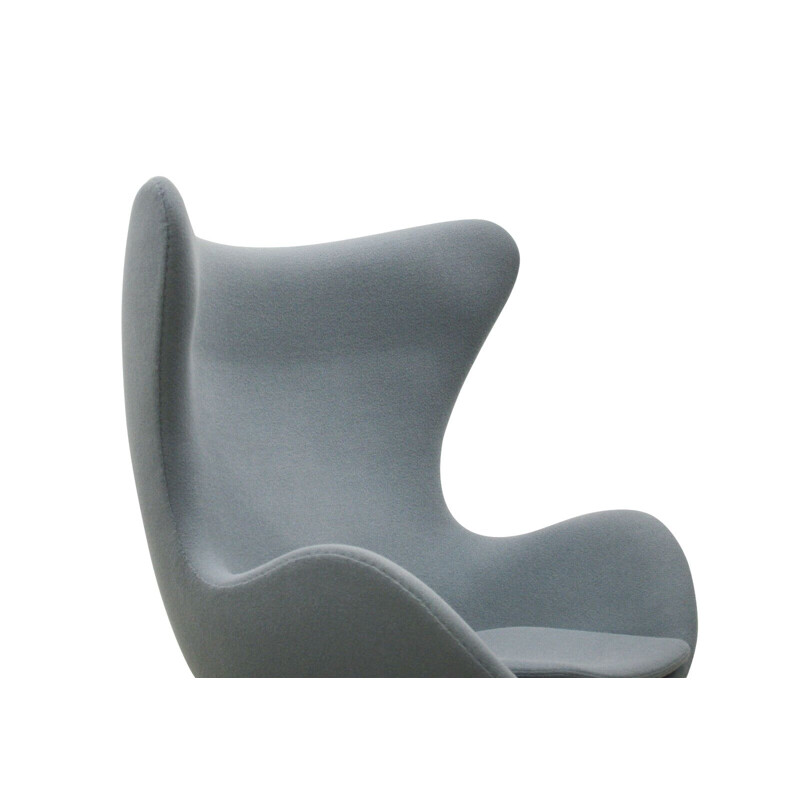 Vintage egg chair by Arne jacobsen fritz hansen 