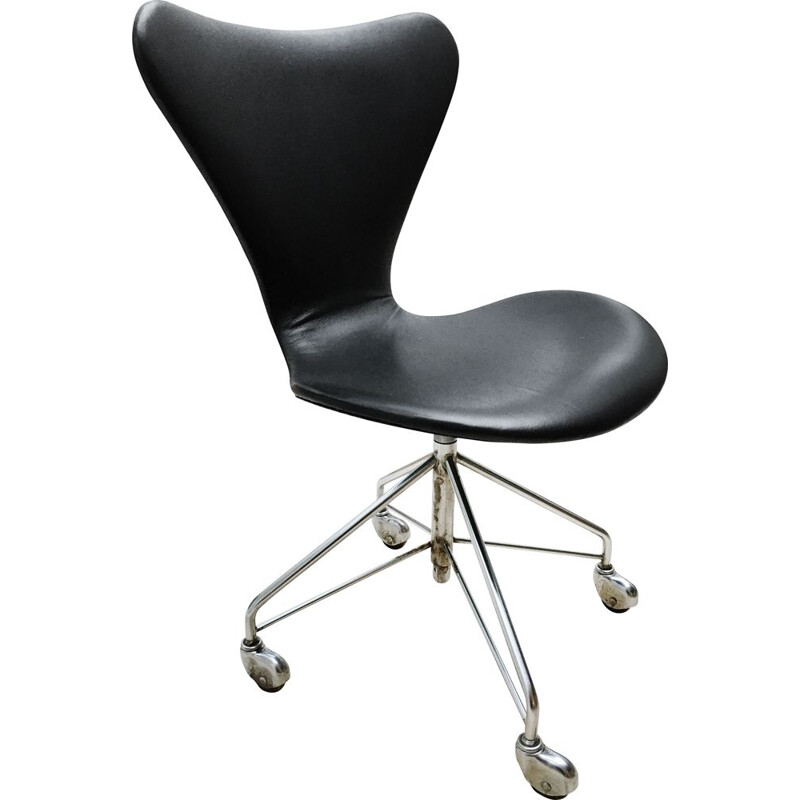 Vintage chair 3117 Arne Jacobsen Fritz Hansen 