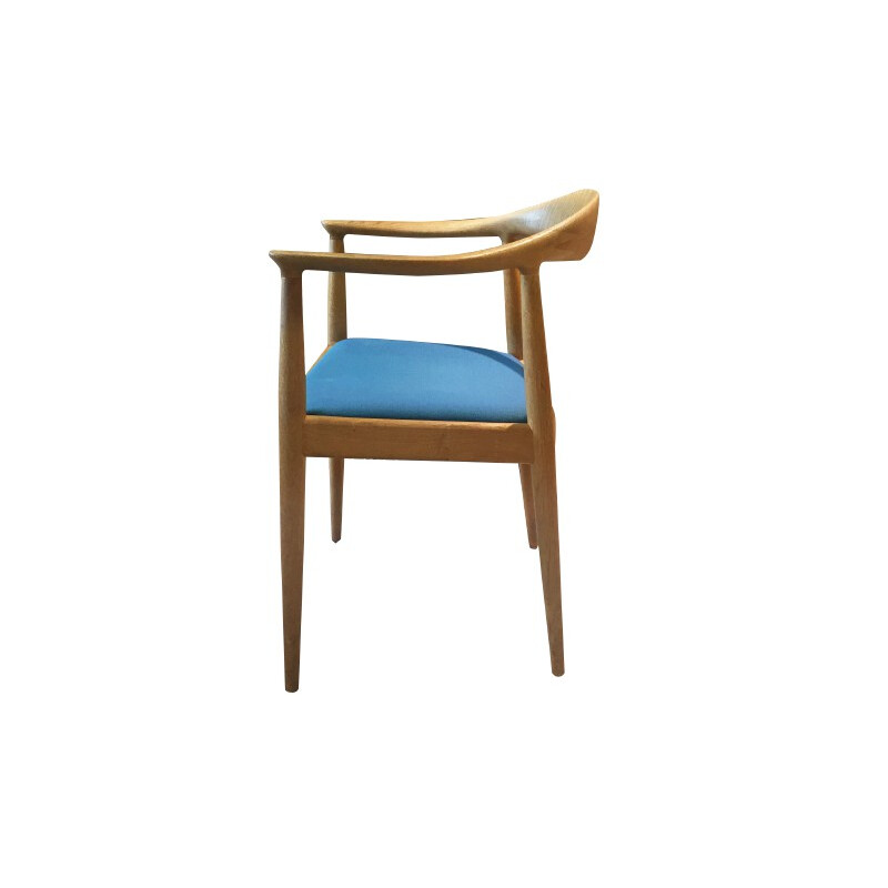 Paire de chaises "Round" en chêne et tissu, Hans J. WEGNER - 1950