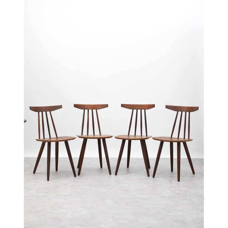 Set of 4 "Spindle back" chairs, model 370 by Poul Volther for Møbelfabrik 1961