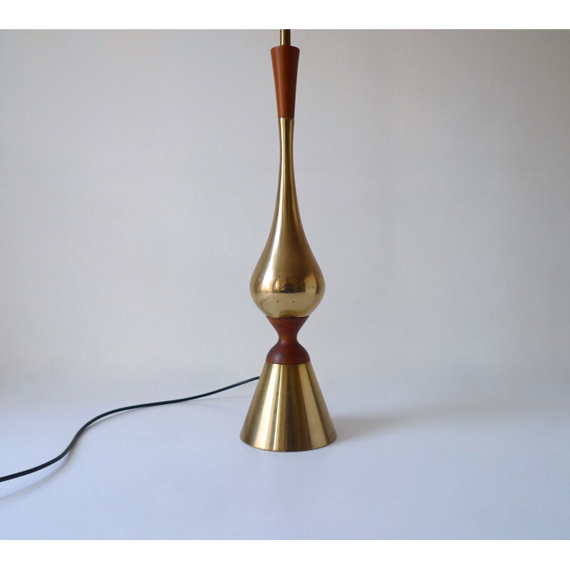 Lampada da tavolo vintage in ottone e noce di Tony Paul per Westwood Industries, 1950