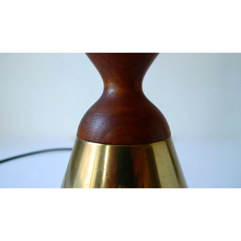Vintage brass and walnut table lamp by Tony Paul for Westwood Industries, 1950