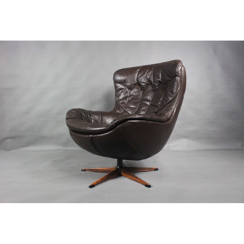 Danish vintage Egg chair by H.W. Klein for Bramin, 1960s