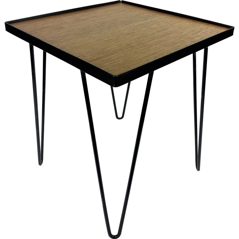 Mesa lateral em carvalho vintage e metal preto, 1950