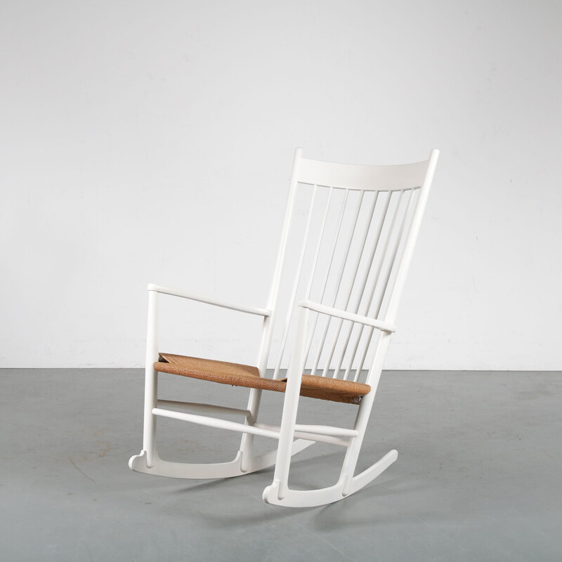 Rocking chair vintage danois par Hans J. Wegner pour FDB Mobler, Danemark