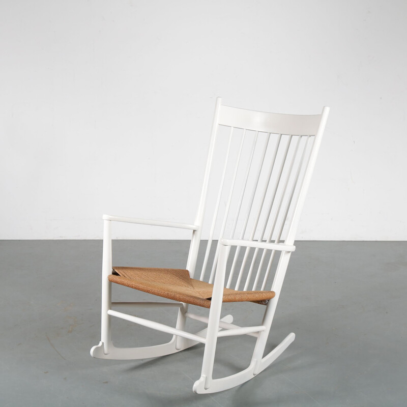 Rocking chair vintage danois par Hans J. Wegner pour FDB Mobler, Danemark