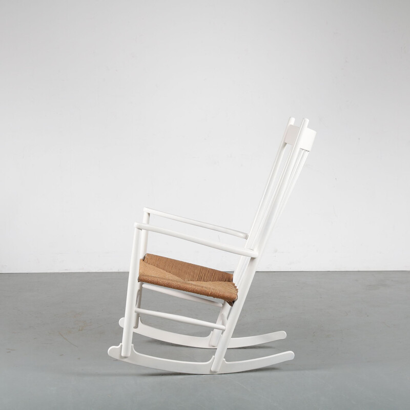 Rocking chair vintage danois par Hans J. Wegner pour FDB Mobler, Danemark