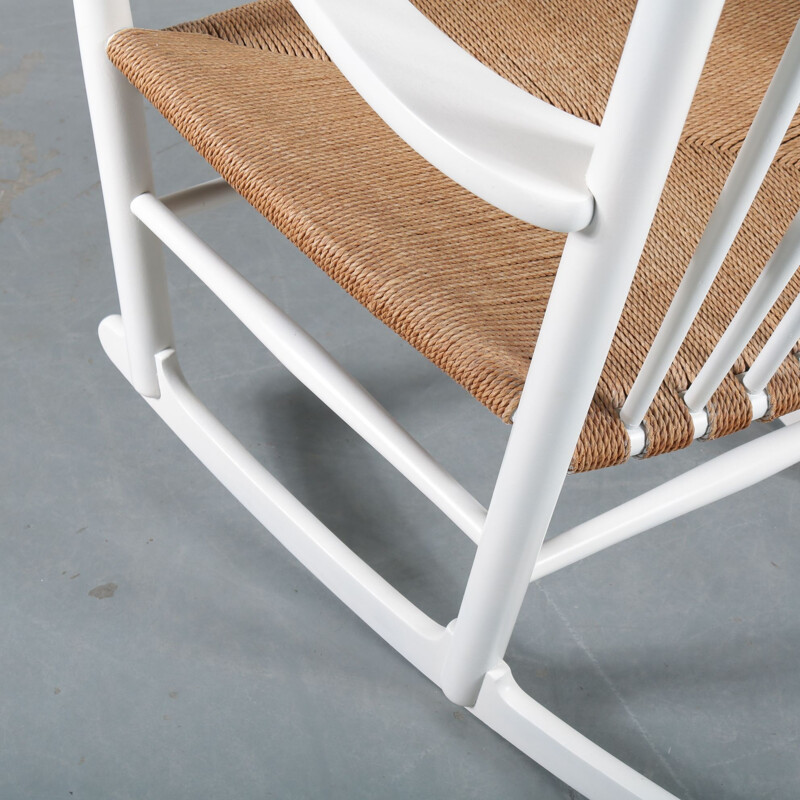 Rocking chair vintage danois par Hans J. Wegner pour FDB Mobler, Danemark