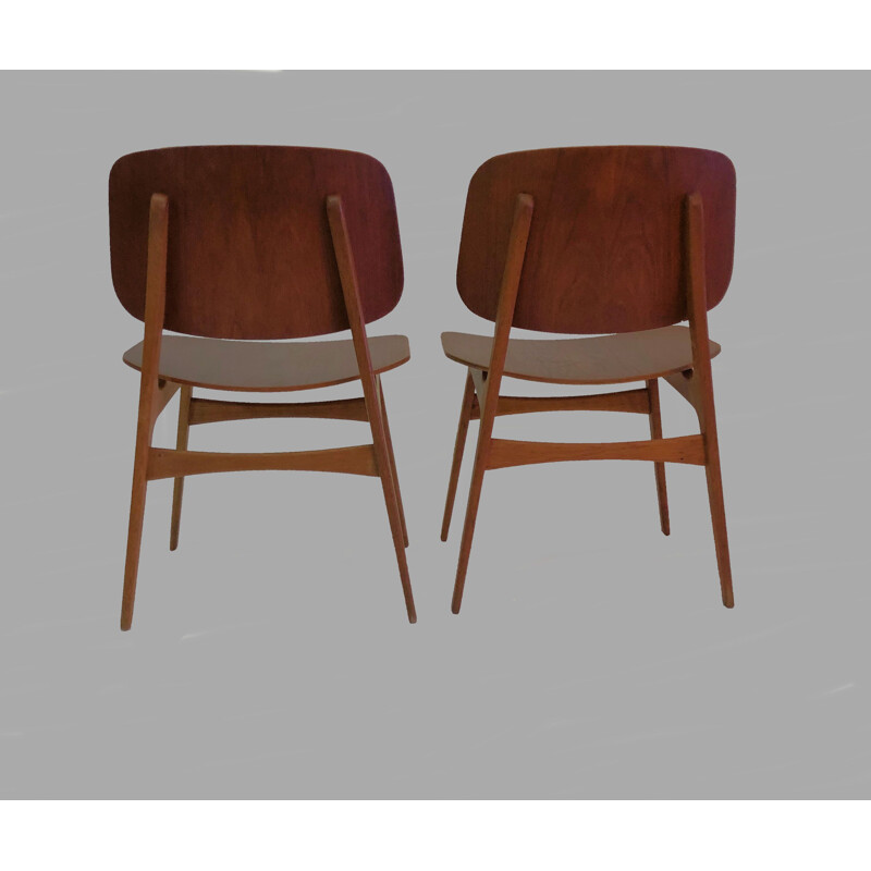 Set of Two Vintage Borge Mogensen Shell Chairs in Oak and Teak