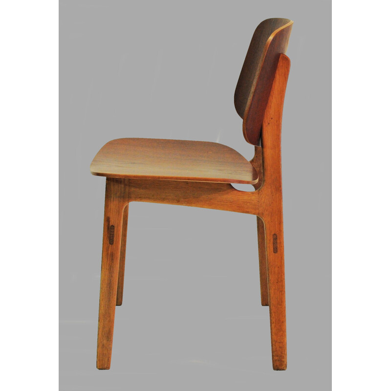 Set of Two Vintage Borge Mogensen Shell Chairs in Oak and Teak