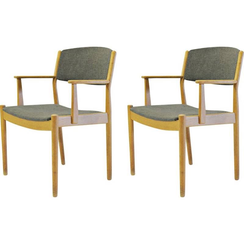 Ensemble de deux fauteuils vintage danois Poul Volther en chêne, Inc. Retapissé