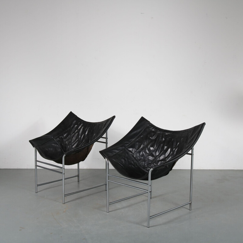 Pair of vintage leather lounge chairs designed by Gerard van den Berg, manufactured by Montis in the Netherlands