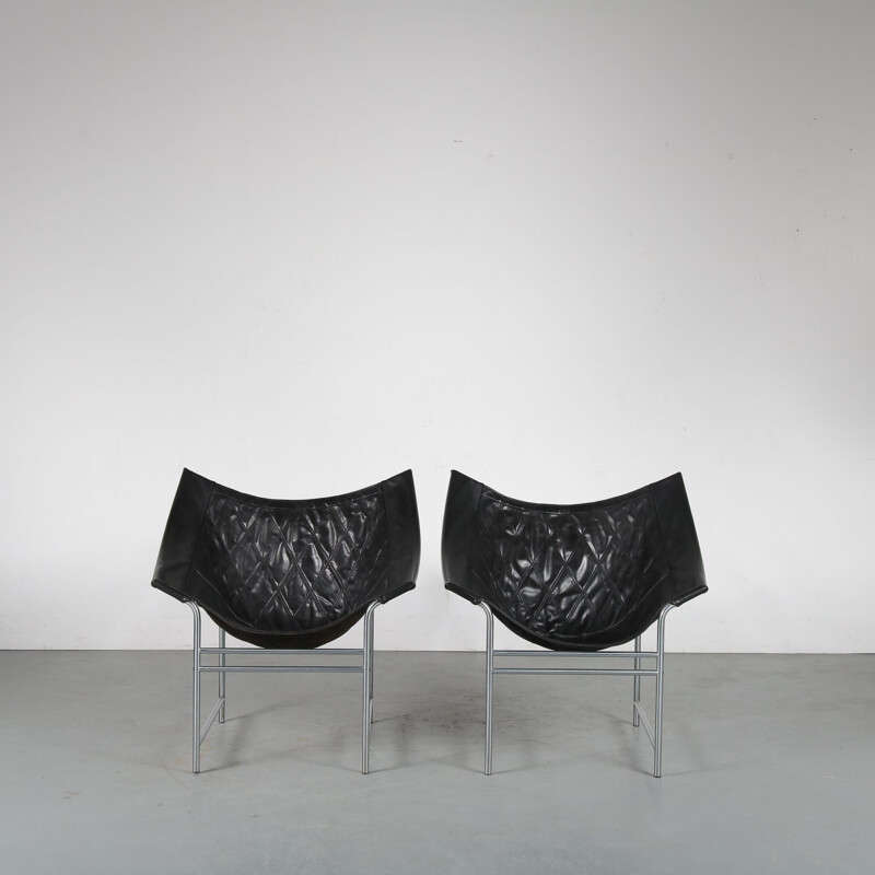 Pair of vintage leather lounge chairs designed by Gerard van den Berg, manufactured by Montis in the Netherlands