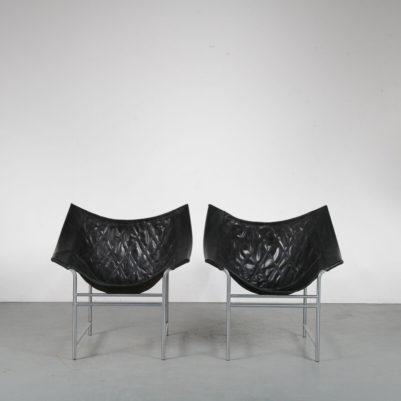 Pair of vintage leather lounge chairs designed by Gerard van den Berg, manufactured by Montis in the Netherlands