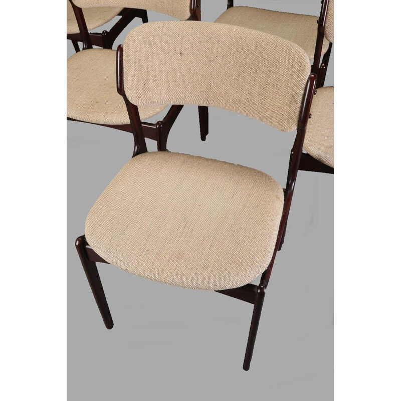 Ensemble de six chaises de salle à manger vintage en chêne tanné par Erik Buch Inc. Retapissées