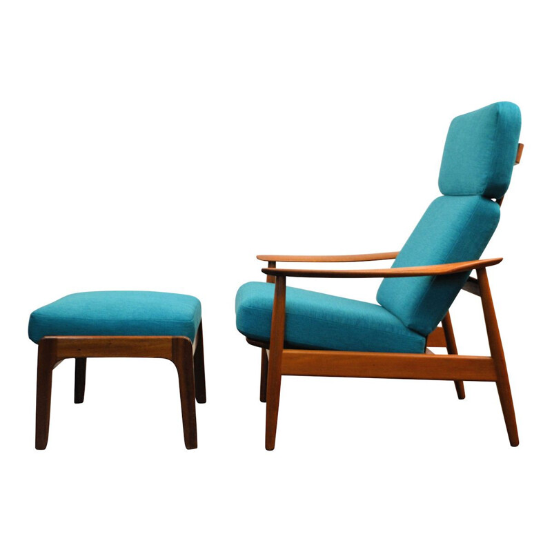 Vintage FD-164 teak lounge chair and footstool by Arne Vodder