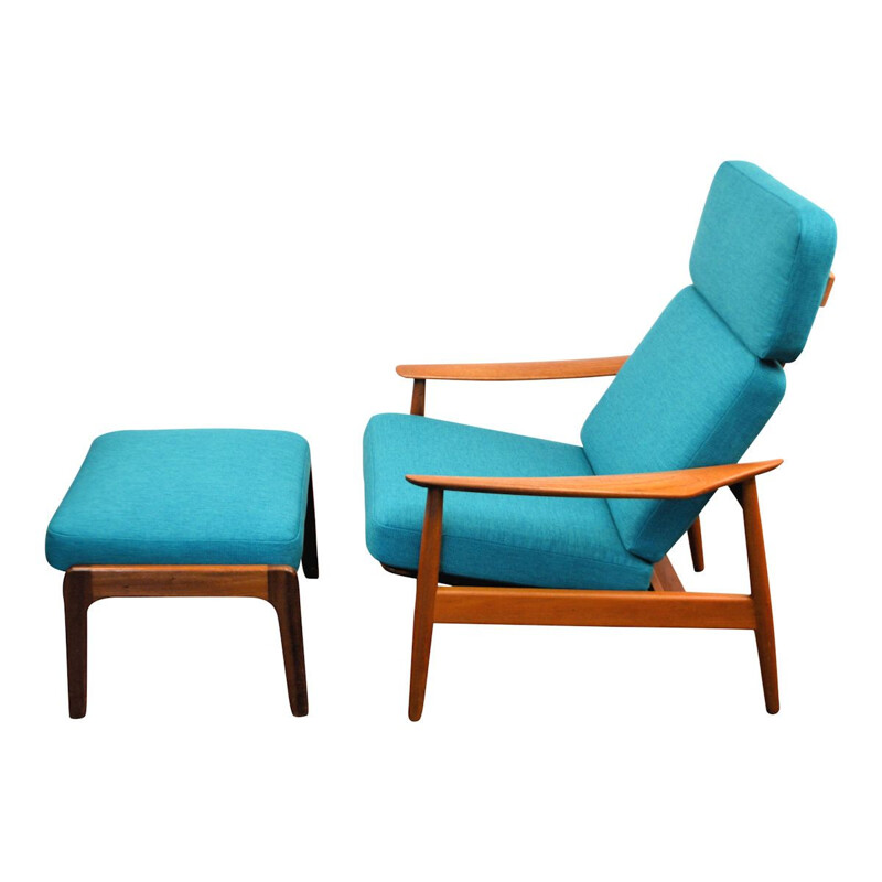 Vintage FD-164 teak lounge chair and footstool by Arne Vodder