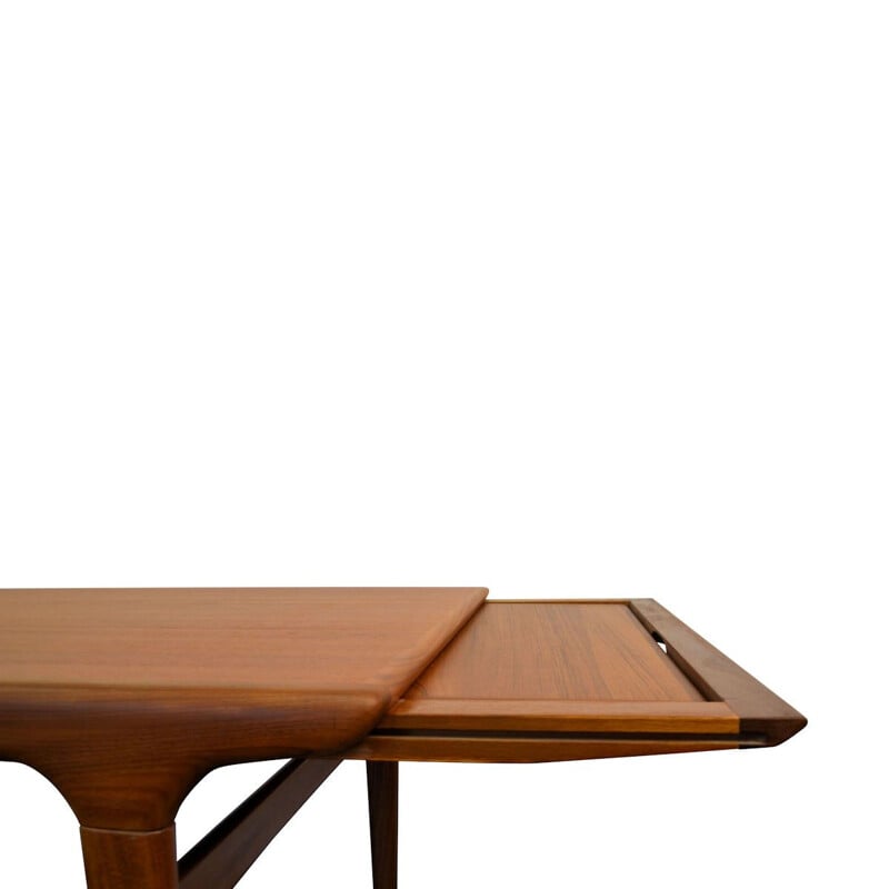 Vintage teak dining table by Johannes Andersen for Uldum Møbelfabrik