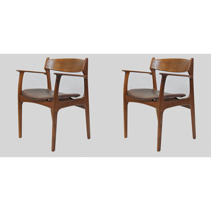 Set van twee vintage Erik Buch teakhouten fauteuils, Inc. 1950 Herstoffering