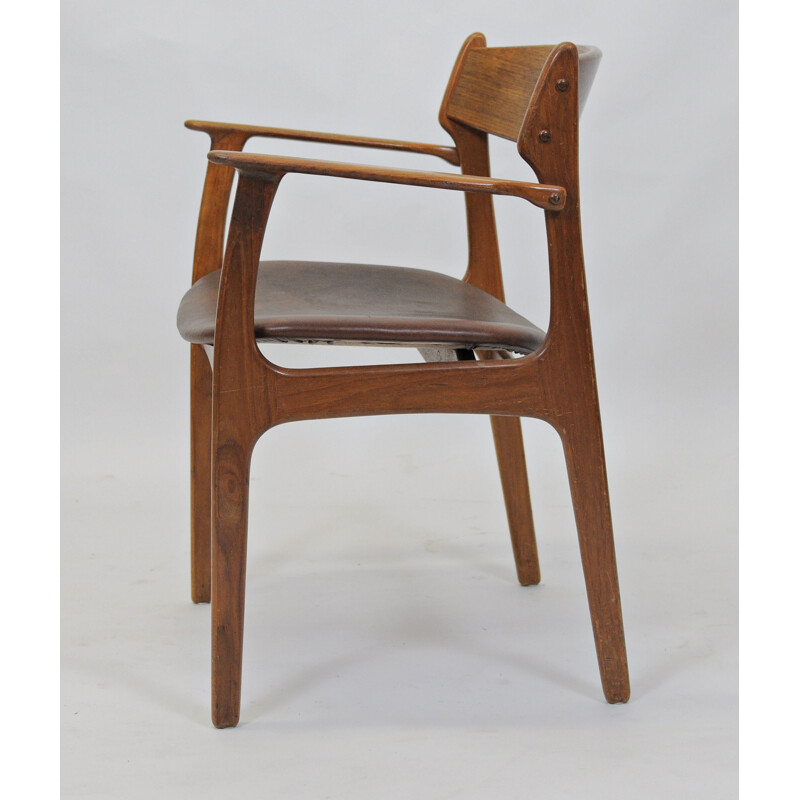 Juego de dos sillones vintage de teca Erik Buch, Inc. 1950 Retapizado