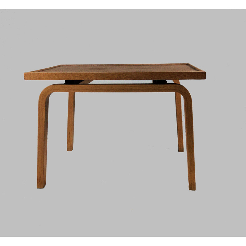 Table d'appoint vintage en chêne par Arne Jacobsen pour le collège Sainte-Catherine, 1965