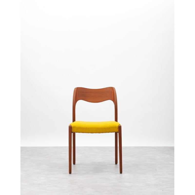 Vintage chairs model 71 by Niels O. Møller