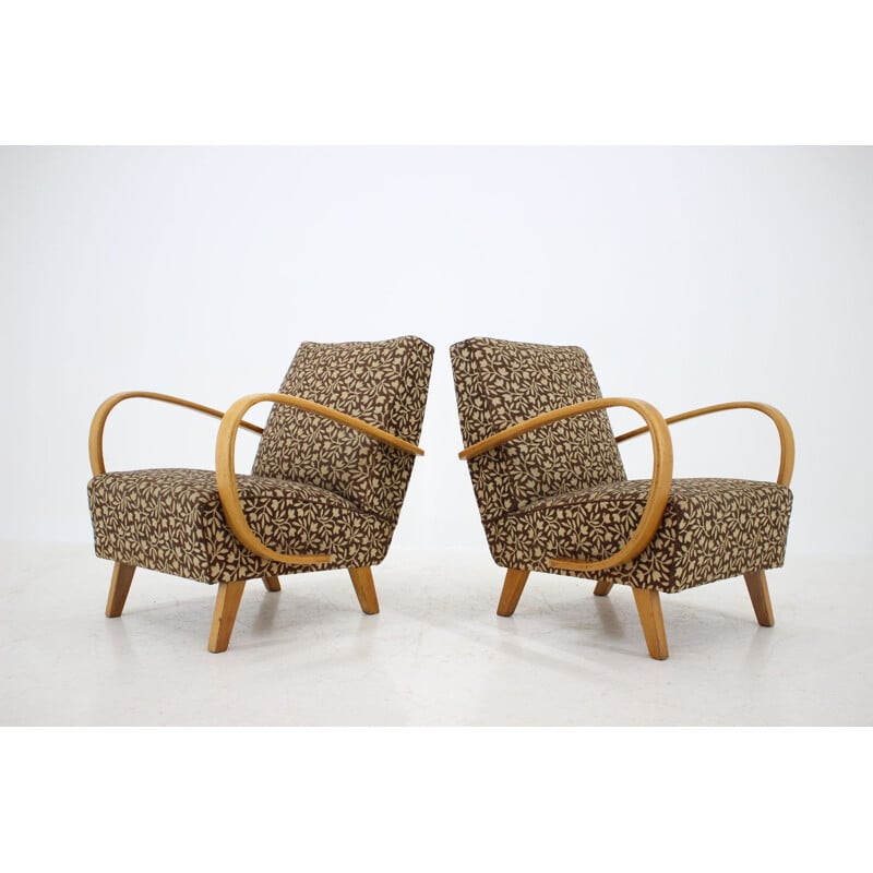 Paar vintage houten fauteuils in stof ontworpen door Jindřich Halabala, Tsjechoslowakije 1960